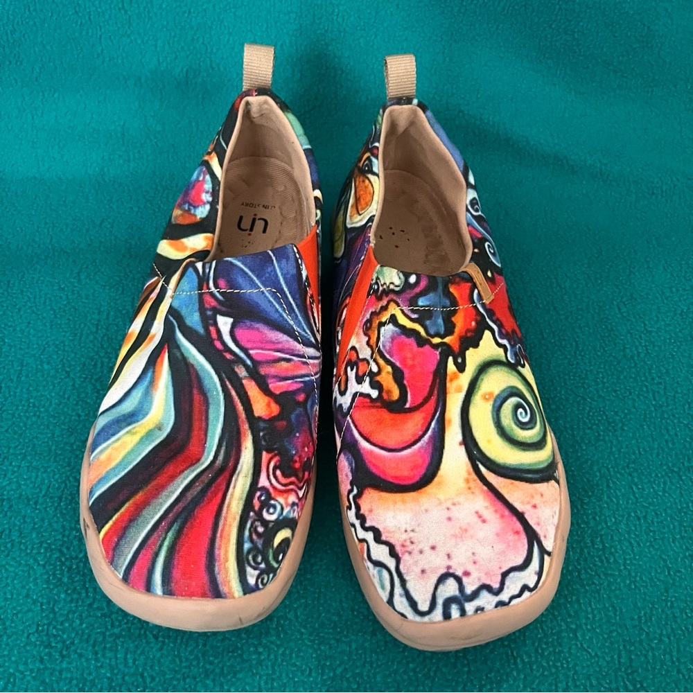 UIN Colorful Abstract Slip-On Women's Shoes Sz 9